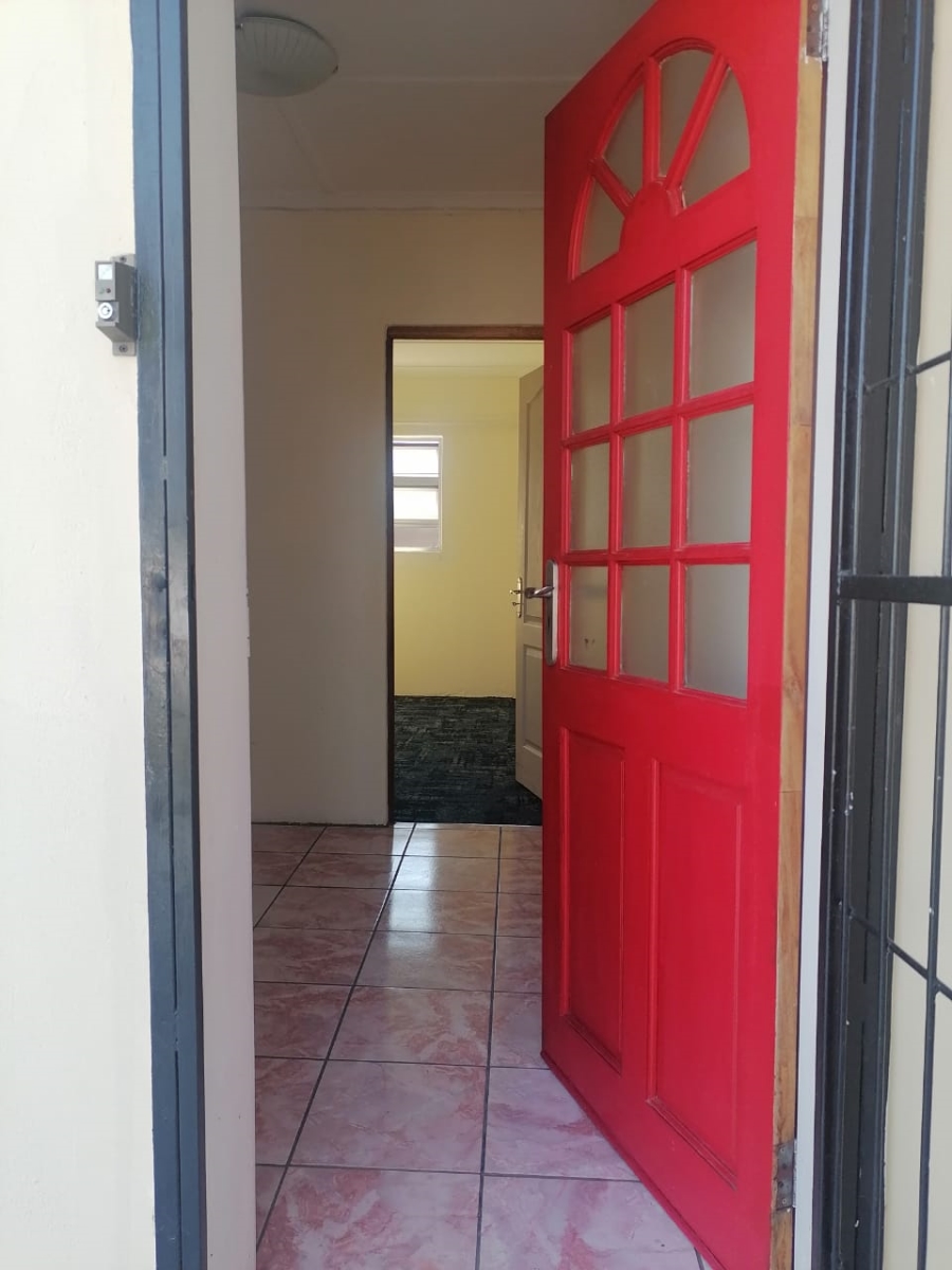 To Let 3 Bedroom Property for Rent in Madeira Park Eastern Cape